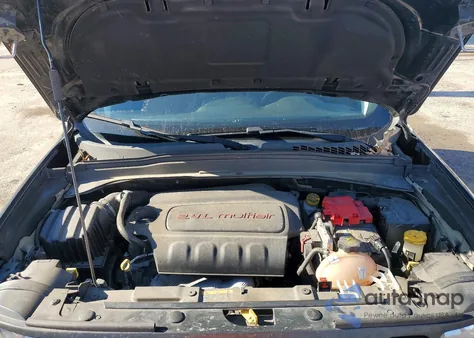 2019 Jeep Renegade Latitude z USA, uszkodzony, nr VIN ZACNJBBB5KPJ95584